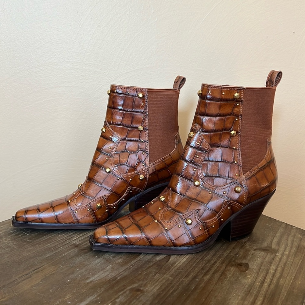 NWOT Vince Camuto Norley Bootie Brown Snakeskin Bedazzled Leather Cowboy Boots